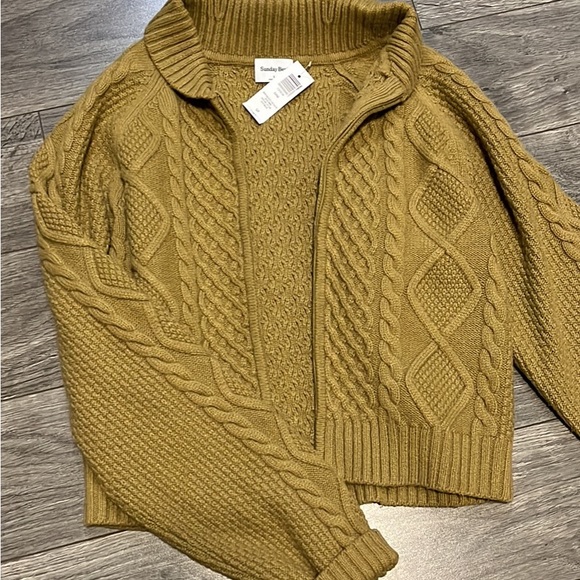 Sunday best sweater - Picture 2 of 2